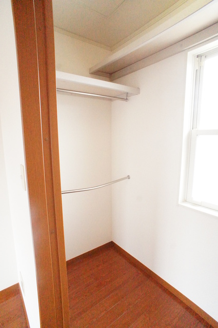 ＳＡＬＡ八幡0202号室 収納