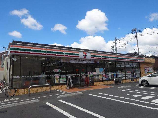 コンフォート竹ノ塚 セブンイレブン足立伊興2丁目店まで160ｍ