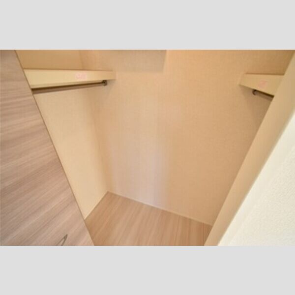 アーバンコートツマダ クローゼット