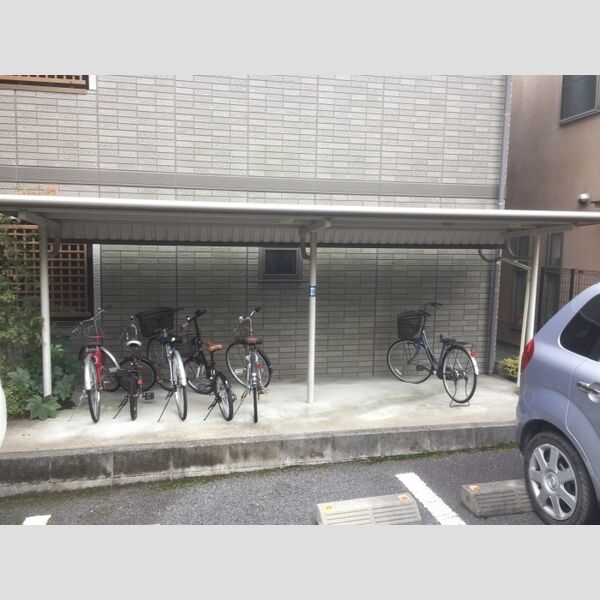コトー・タカイチ 屋根付駐輪場