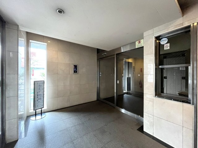 サンテミリオン世田谷上野毛2階 エントランス