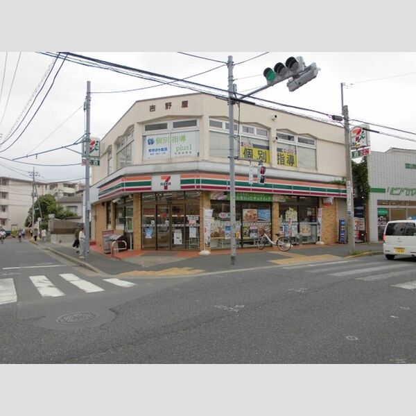 オーチャードK206号室 セブンイレブン南篠崎店まで748m