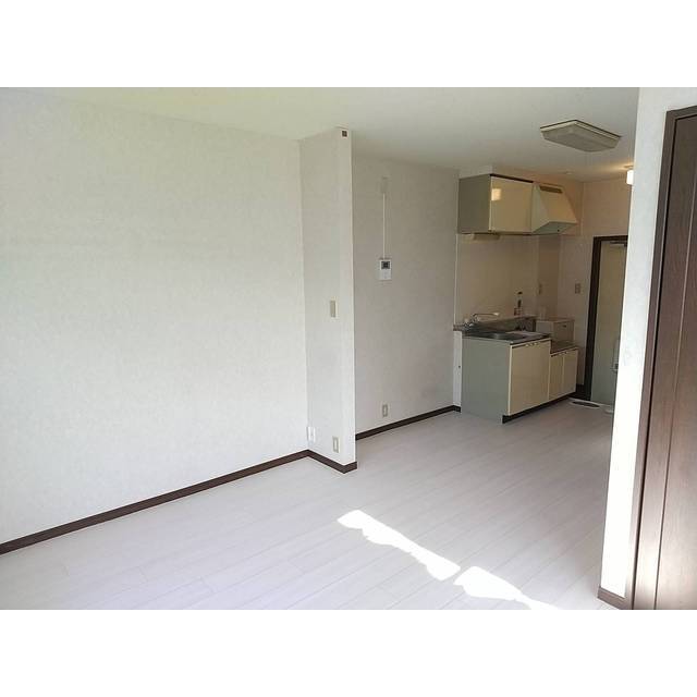 キャプテンズパレス101号室 リビング