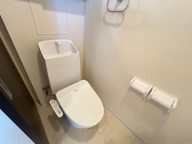 川口市大字道合字久保前　アパート新築工事202号室 シャワー付トイレ（イメージ）