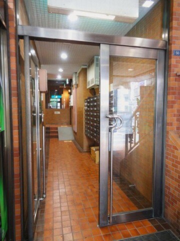 クレセントプラザ笹塚5階 エントランス