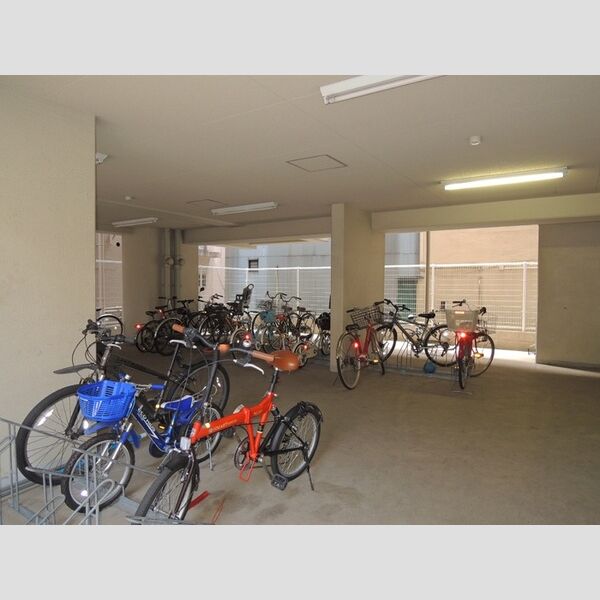 カスタリア浅草橋 駐輪場