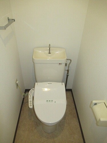 ビューハイツ高山6階 トイレ　※2021年12月撮影