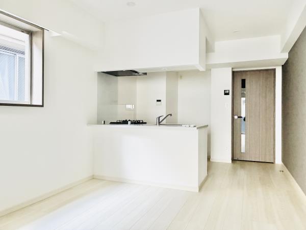 Ｄ’ｓ　ＶＡＲＩＥ三ノ輪レジデンス2階 リビング