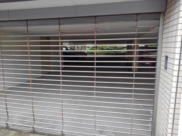 パークサイドハウス 駐車場