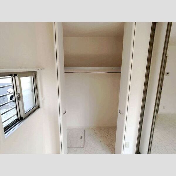 パウロニア106号室 収納
