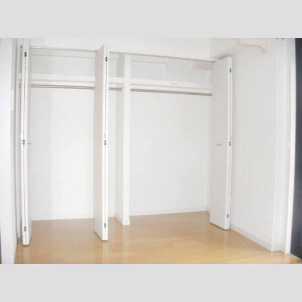 ガーデンハウス301号室 301号室　クローゼット