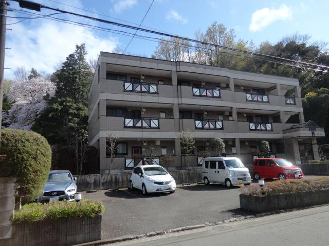 チェリーヒルズ新横浜北101号室 外観写真（昼）