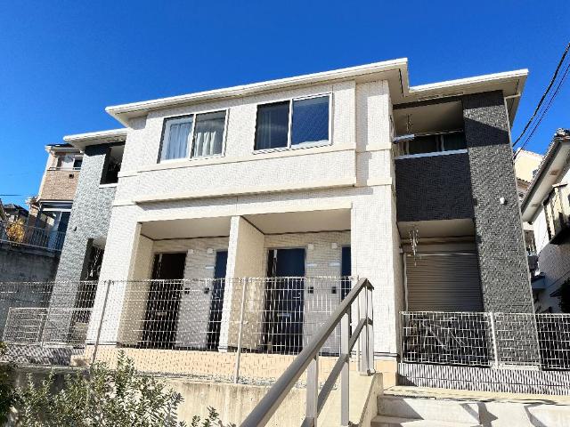 クレセントピアスの外観画像