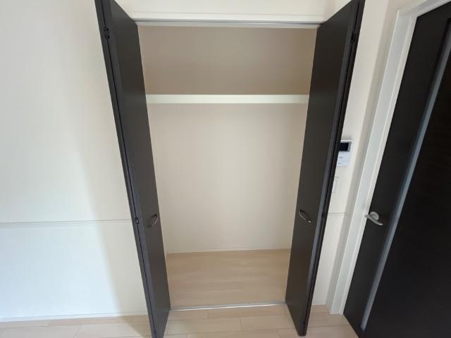 Ｎｏｕｖｅｌｌｅ　Ｖａｇｕｅ（ヌーベル・バーグ） クローゼット