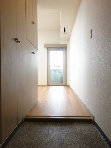 グリフィン横浜・ウェスタ803号室 玄関