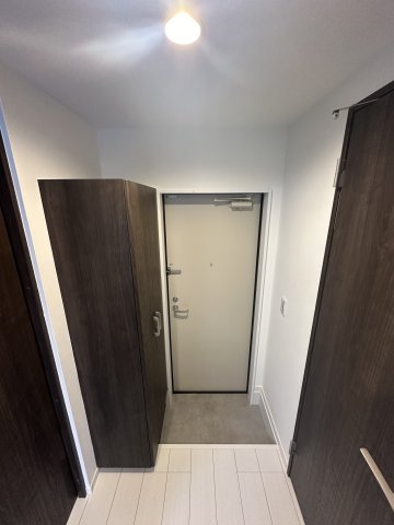 ラルジュ藤沢102号室 玄関