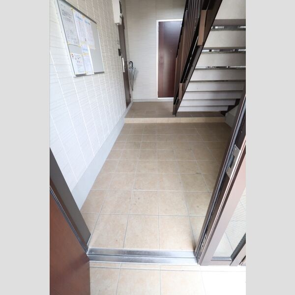 ラ・サカン101号室 ロビー