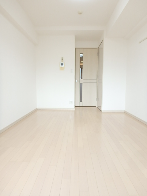 ガーラ・ステーション新宿御苑前6階 使い勝手のいい寝室です