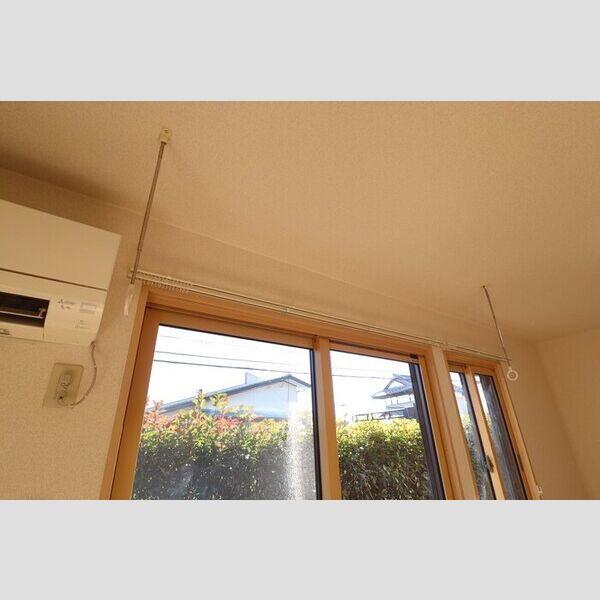 クロスクローバー101号室 室内物干