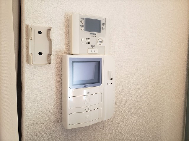 レオパレスロイヤルリーフ103号室 玄関