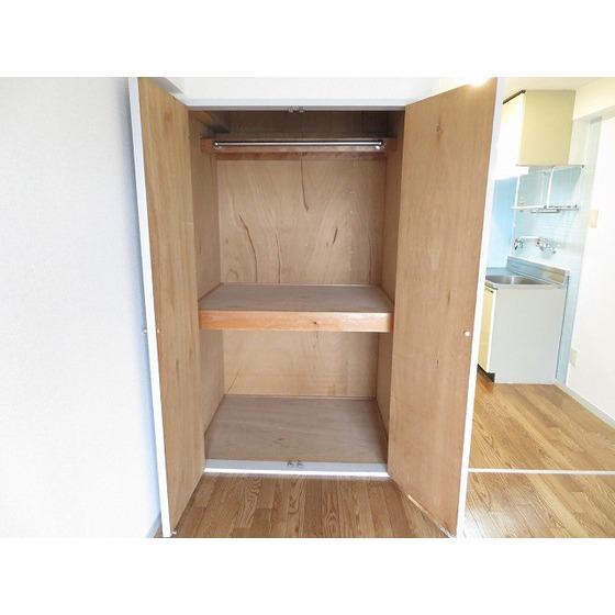 エレガンス綾瀬５ 収納