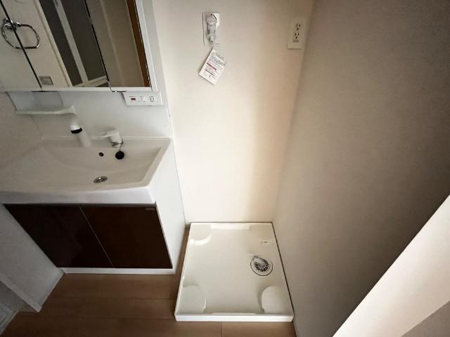 Maison Iris Chou Chou(メゾンアイリスシュシュ）103号室 洗濯機置場