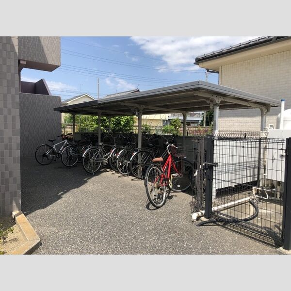 グランディール402号室 駐輪場