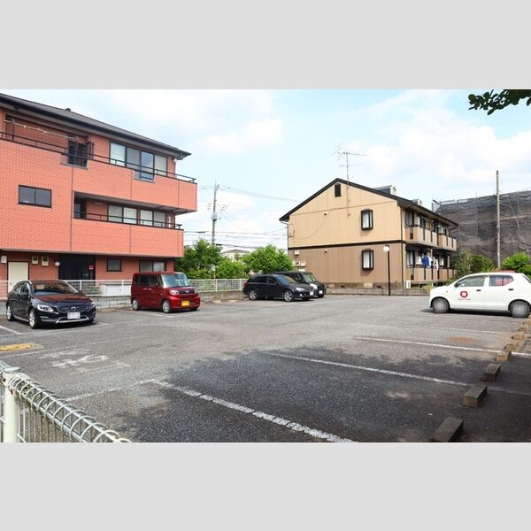 ラ・フランセ　参番館201号室 駐車場