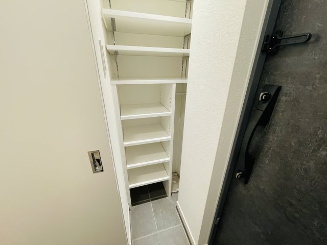 SYFORME NEXT IKEBUKURO WEST302号室 収納