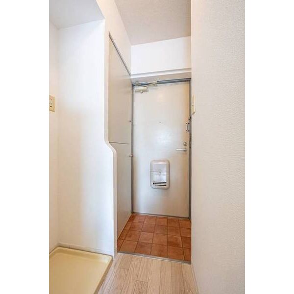 メゾン・ド・クレディ 玄関