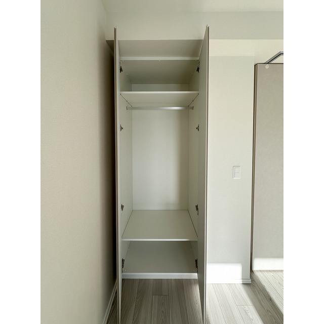 ザ・ケンジントン・レジデンス上池台0205号室 ベッドルーム　クローゼット