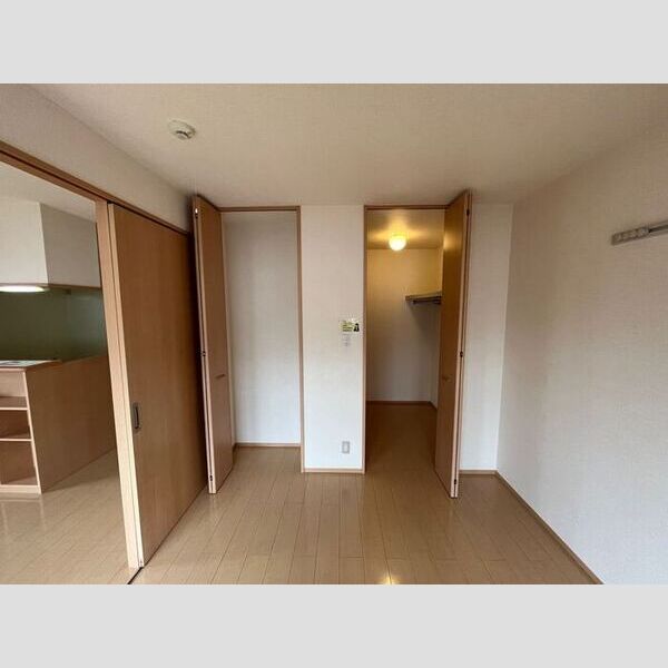 メゾンベール末広Ⅱ203号室 ウォークインクローゼット