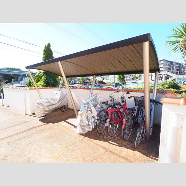 リヴィエールいぶき野105号室 駐輪場