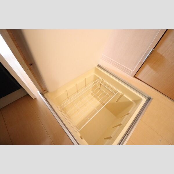 パーシモン105号室 床下収納