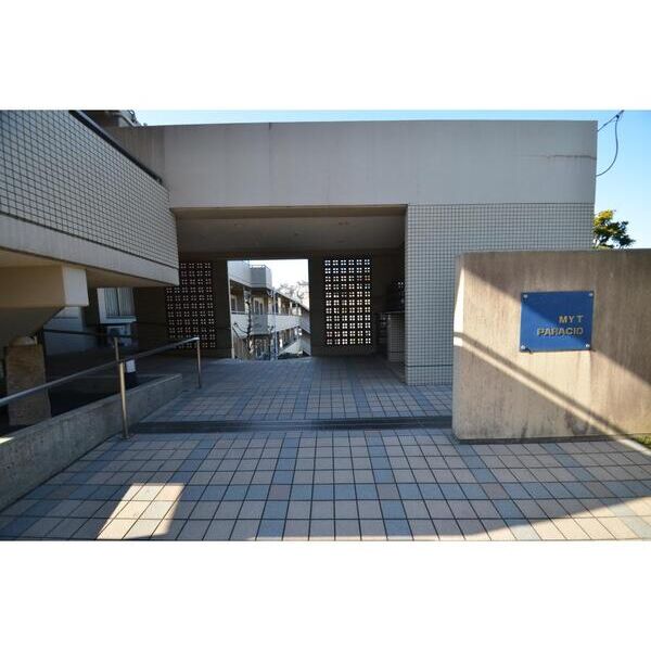 MYT・PARACIO203号室 エントランス