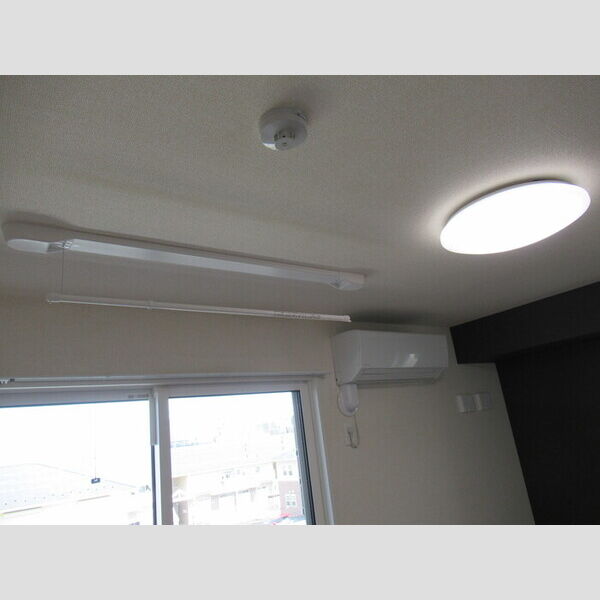 D-ROOM　IGODAI302号室 室内物干し・エアコン