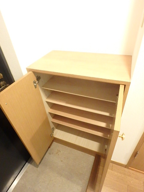 ガーラ笹塚駅前 こまごまとしたものを収納できそうですね