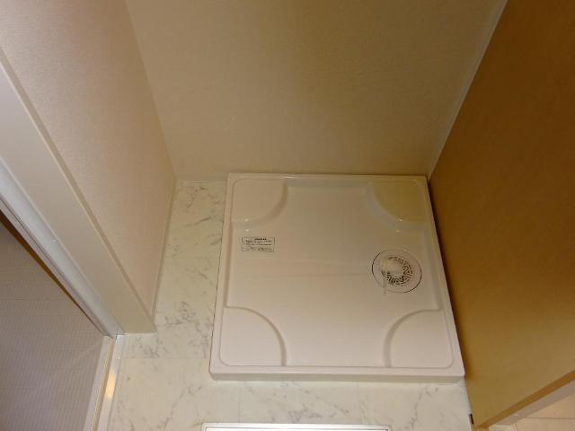 リヴァージュ登戸202号室 洗濯パン