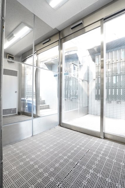 プライム池袋地下1階 エントランス