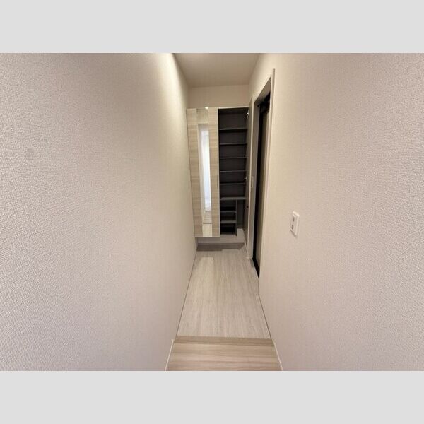 サリサ.l301号室 玄関