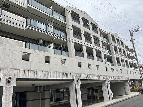 ライオンズヒルズ青葉台南3階 建物外観　※前回募集時2025年3月の写真