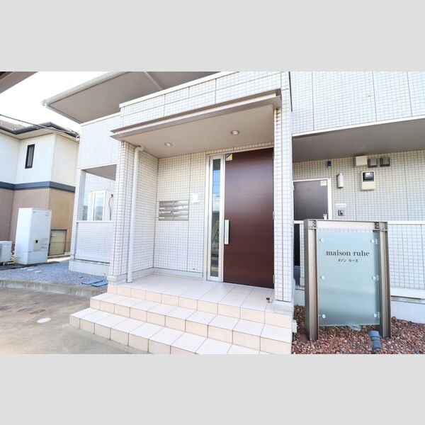 メゾン ルーエ エントランス