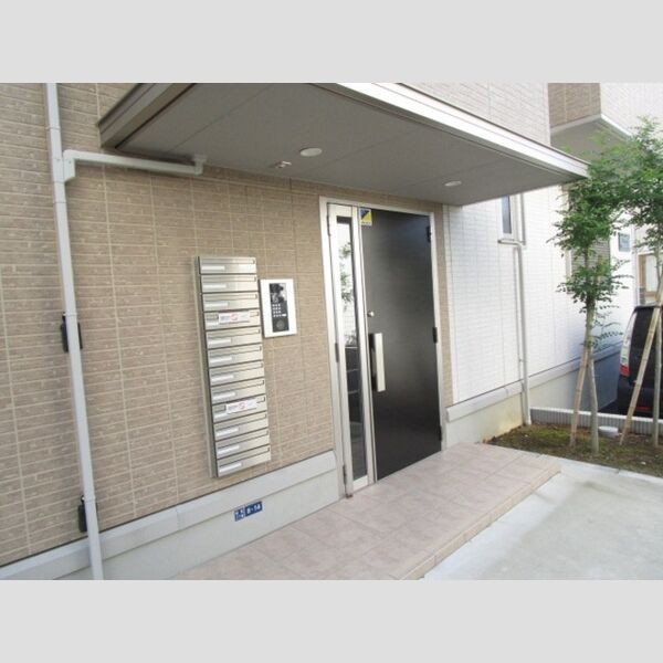 フラーリッシュ オートロック付きエントランス