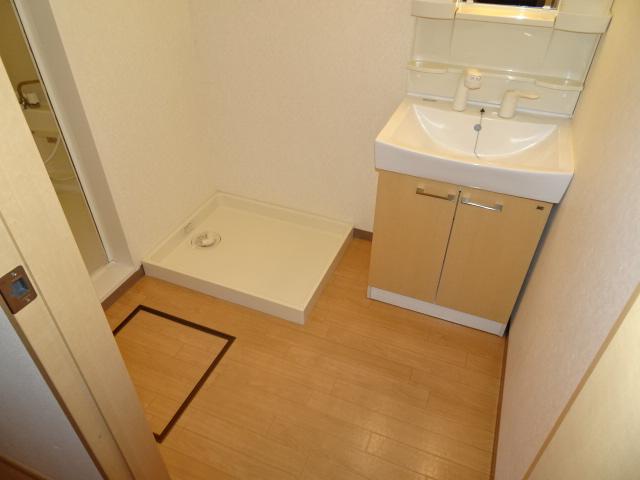 ハピネス101号室 洗濯機置場