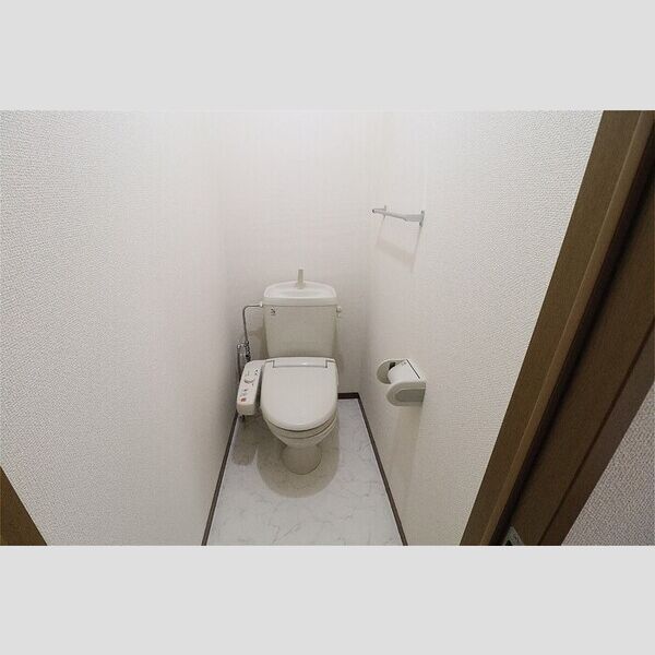 オーシャンヒルズ　EE201号室 温水洗浄暖房便座