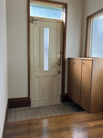 横浜市戸塚区柏尾町戸建 玄関