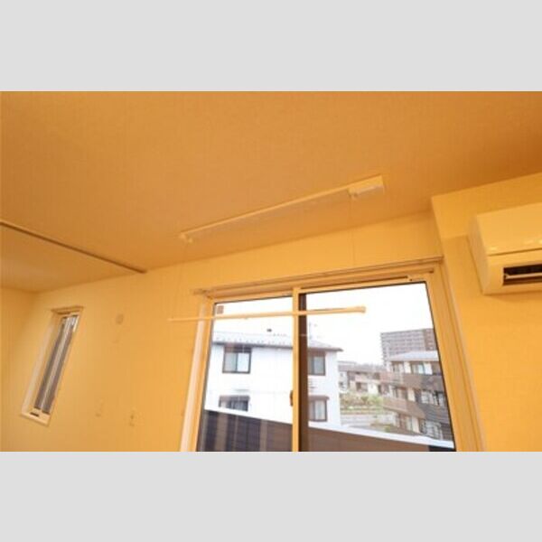 ティアラⅠ301号室 室内物干し