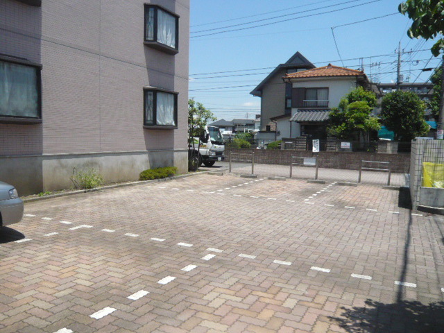 オークパレス高幡0203号室 駐車場