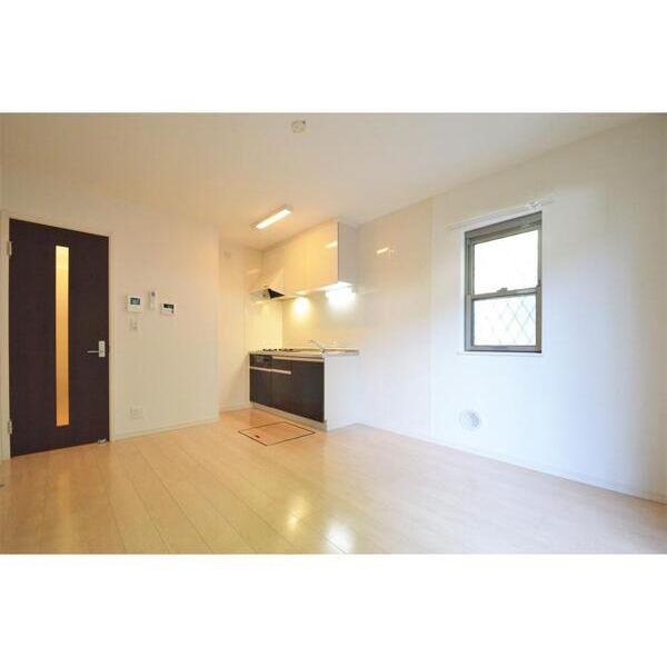 オーポワール北鎌倉101号室 リビング