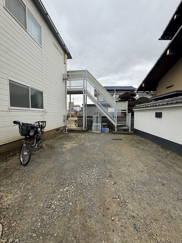 エコー・ハイツ1階 エントランス